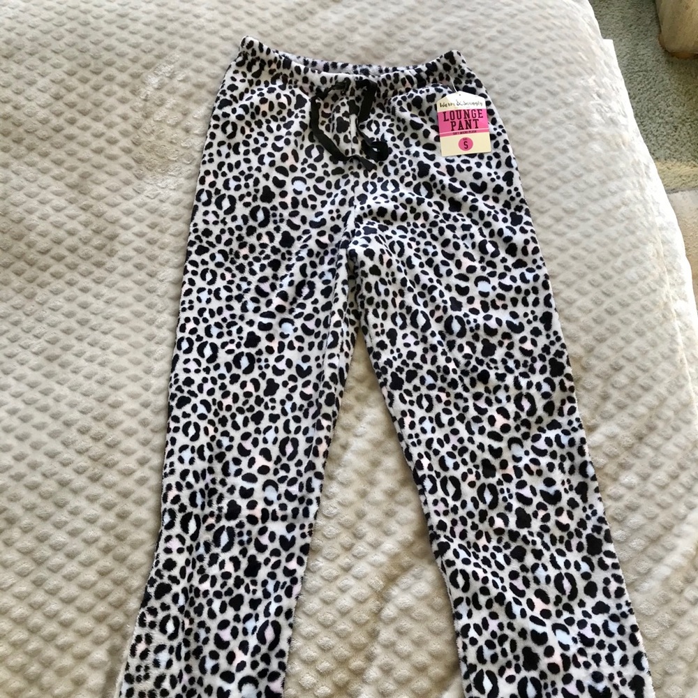 NWT extremely soft cozy leopard pant